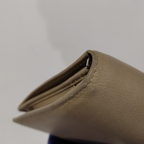 Salvatore Ferragamo Beige Leather Long Wallet Women – Luxury Designer Gancini - Picture 7 of 16